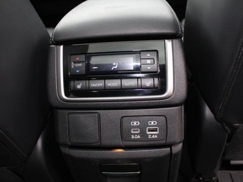 Used 2024 Subaru Ascent Limited w/ Technology Package AWD/4WD image 17