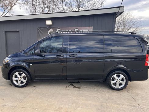 Used 2018 Mercedes-Benz Metris Passenger image 5