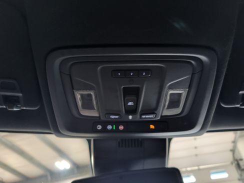 Used 2022 GMC Sierra 1500 AT4 w/ AT4 Premium Package AWD/4WD image 11