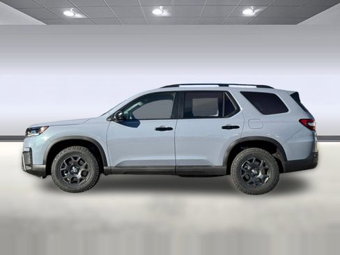 New 2026 Honda Pilot TrailSport image 2