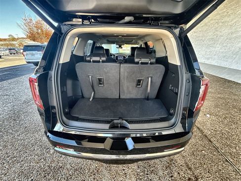 Certified 2023 GMC Acadia Denali w/ Denali Ultimate Package image 25