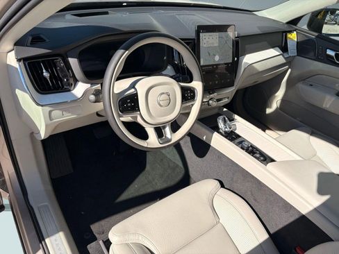 New 2026 Volvo XC60 B5 Ultra w/ Climate Package image 4