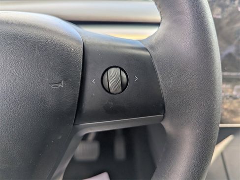 Used 2021 Tesla Model Y 2WD image 29