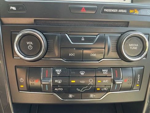 Certified 2018 Ford Explorer XLT w/ Equipment Group 202A AWD/4WD image 14