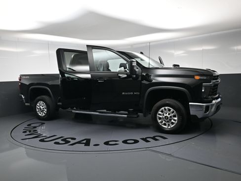 Used 2025 Chevrolet Silverado 2500 LT w/ Convenience Package AWD/4WD image 25