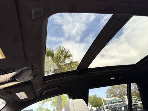 Used 2025 BMW X7 xDrive40i w/ Executive Package image 28