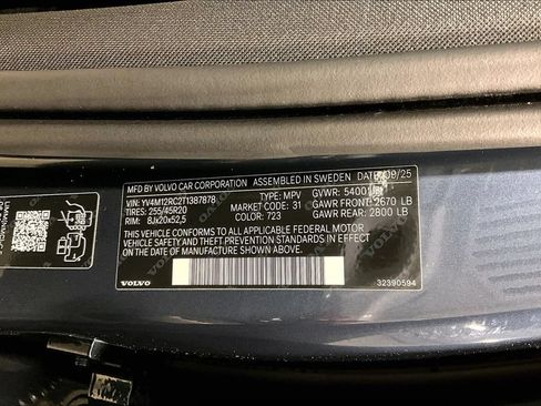 New 2026 Volvo XC60 B5 Plus w/ Protection Package Premier AWD/4WD image 19