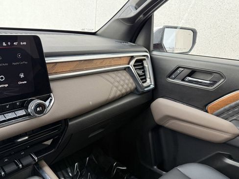 Used 2024 GMC Canyon Denali image 27