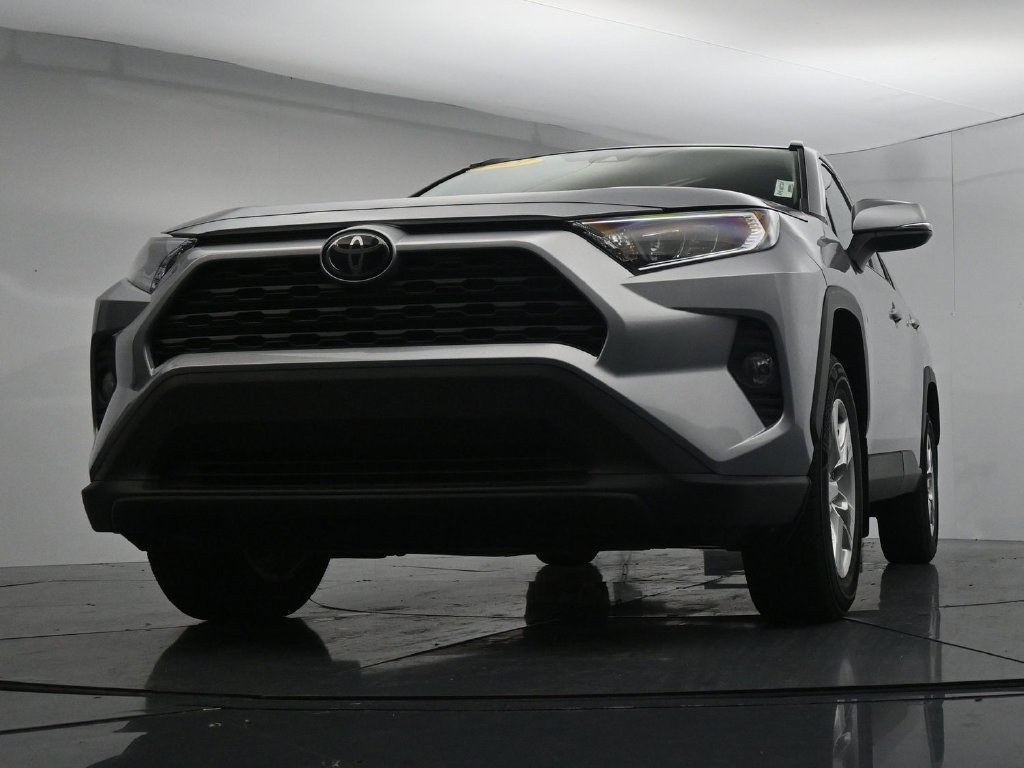 Used 2021 Toyota RAV4 XLE AWD/4WD image 37