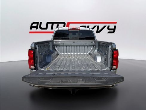 Used 2025 Chevrolet Colorado Z71 w/ Technology Package AWD/4WD image 18
