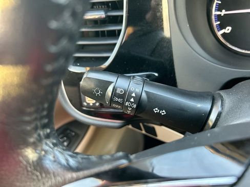 Used 2016 Mitsubishi Outlander SE FWD image 18