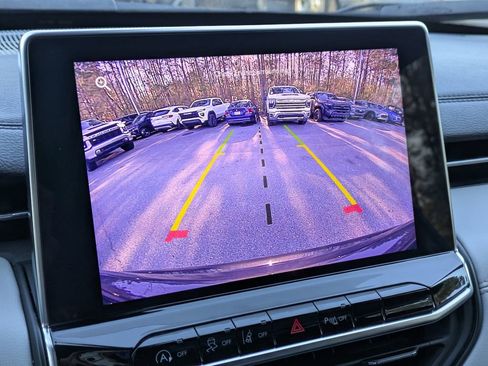 Used 2024 Jeep Compass Limited image 20