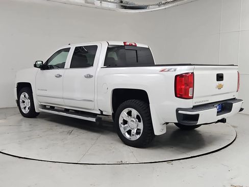 Used 2017 Chevrolet Silverado 1500 LTZ Z71 w/ LTZ Plus Package AWD/4WD image 4
