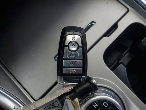 Used 2022 Ford Explorer XLT w/ Equipment Group 202A image 30