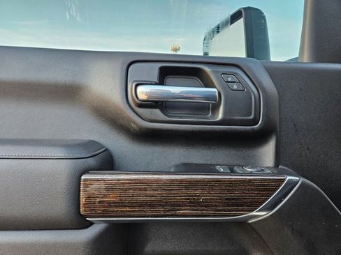 Used 2024 GMC Sierra 2500 SLE w/ SLE Convenience Package image 9