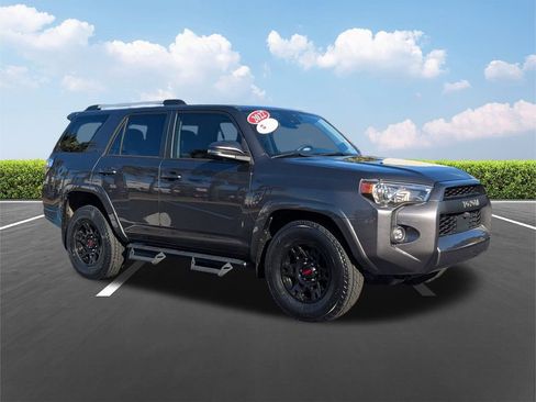 Used 2022 Toyota 4Runner SR5 Premium w/ Moonroof Package image 2