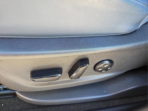 Used 2025 Nissan Ariya Platinum image 14