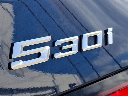 Used 2025 BMW 530i xDrive w/ Premium Package image 20