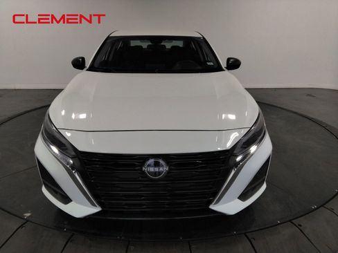 Used 2025 Nissan Altima 2.5 SV image 3