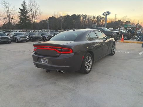 Used 2018 Dodge Charger SXT Plus image 9