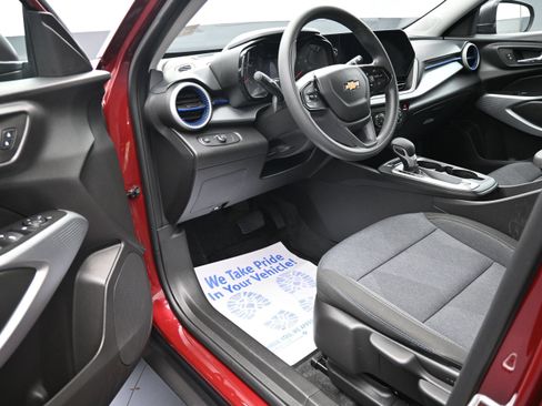 Used 2024 Chevrolet Trax LS FWD image 9