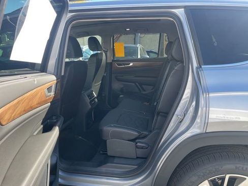 New 2026 Volkswagen Atlas SE image 11