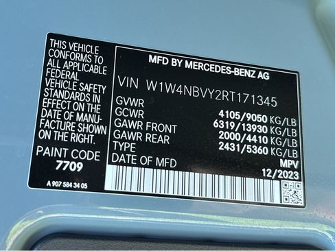 Used 2024 Mercedes-Benz Sprinter 2500 image 36