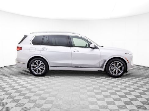 New 2026 BMW X7 xDrive40i image 7