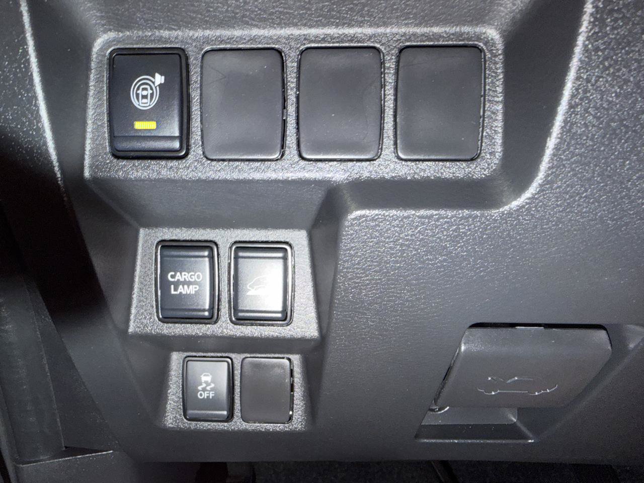 Used 2025 Nissan Frontier SV AWD/4WD image 24