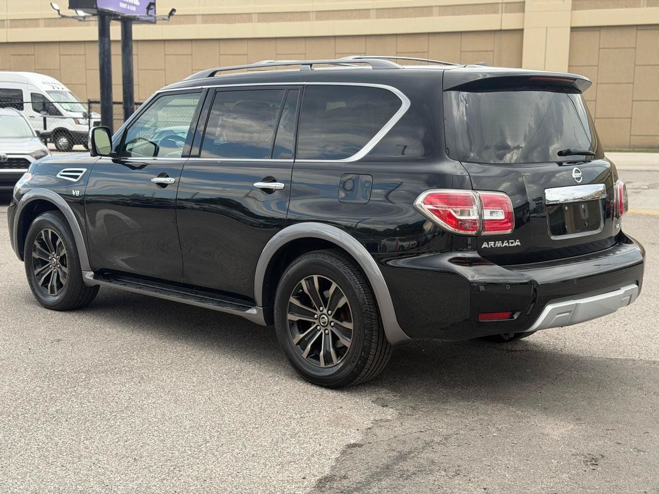Used 2017 Nissan Armada Platinum w/ Interior Lighting Package AWD/4WD image 4