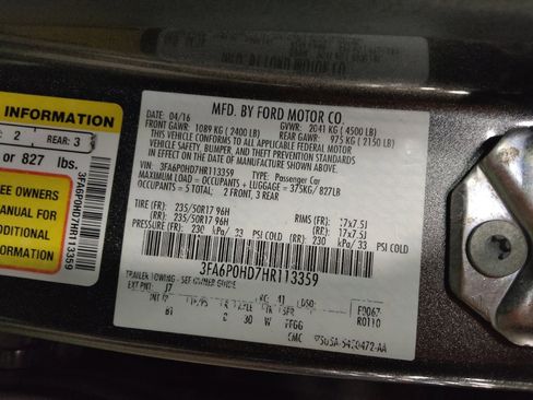 Used 2017 Ford Fusion SE FWD image 33