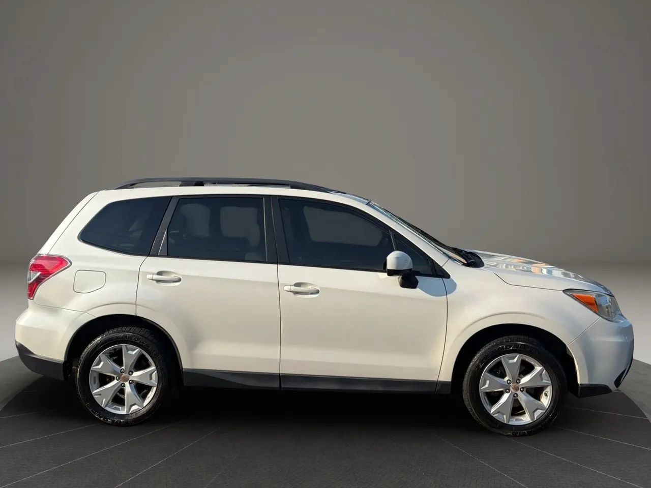 Used 2015 Subaru Forester 2.5i Premium AWD/4WD image 6