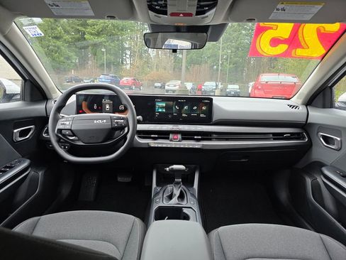 Used 2025 Kia K4 LXS image 6