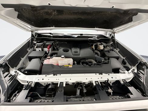Used 2022 Toyota Tundra SR5 w/ Advanced Technology Package AWD/4WD image 28
