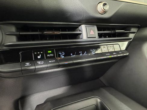 Used 2023 Toyota Crown AWD/4WD image 21