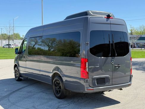 Used 2022 Mercedes-Benz Sprinter 2500 image 4