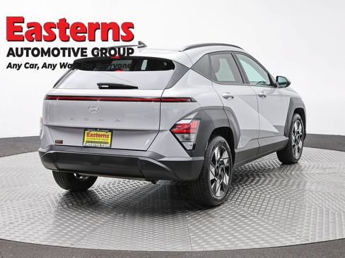 Used 2025 Hyundai Kona SEL FWD image 5