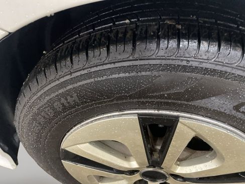 Used 2018 Toyota Prius Two image 35