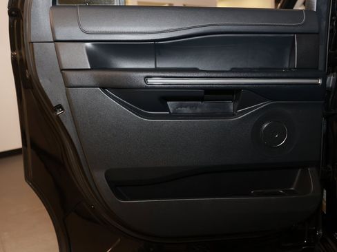 Used 2024 Ford Expedition Max XLT image 21