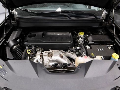 Used 2022 Jeep Cherokee Latitude Lux FWD image 16