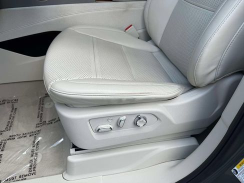 Used 2024 Cadillac Escalade ESV Sport Platinum w/ LPO, ONYX Package AWD/4WD image 3