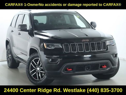 Used 2017 Jeep Grand Cherokee Trailhawk w/ Trailhawk Luxury Group AWD/4WD image 2