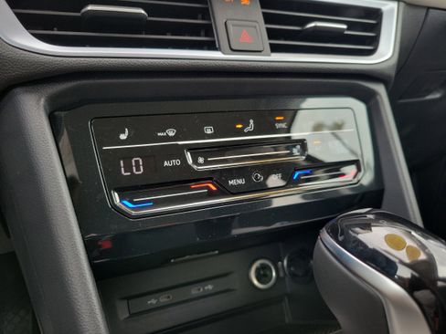 New 2026 Volkswagen Taos SE FWD image 26