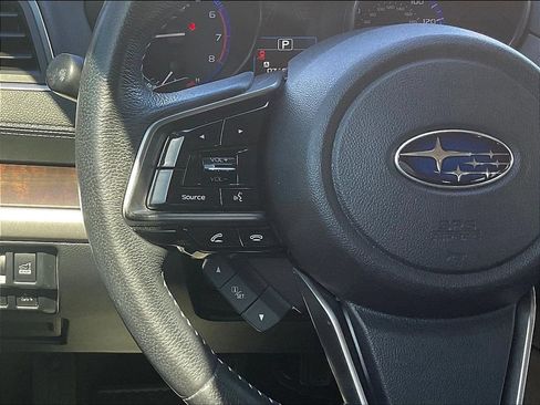 Used 2019 Subaru Outback 2.5i Limited AWD/4WD image 11