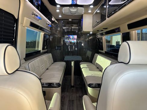 Used 2022 Mercedes-Benz Sprinter 3500 image 10