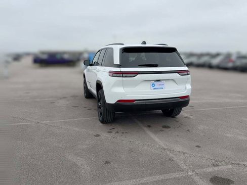 New 2026 Jeep Grand Cherokee Limited w/ Limited Altitude Package image 9