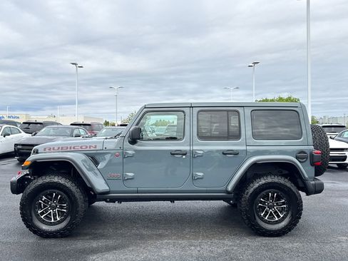 Used 2025 Jeep Wrangler Unlimited Rubicon AWD/4WD image 6