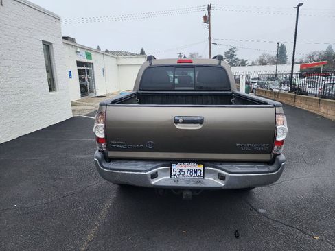 Used 2014 Toyota Tacoma PreRunner image 4