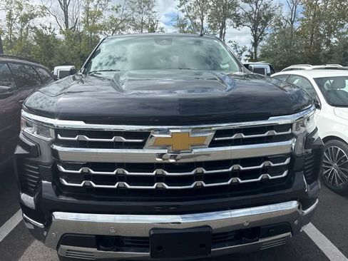 Used 2023 Chevrolet Silverado 1500 LTZ w/ LTZ Convenience Package II AWD/4WD image 2
