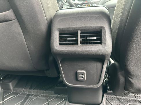 Used 2020 Chevrolet Equinox LT image 35